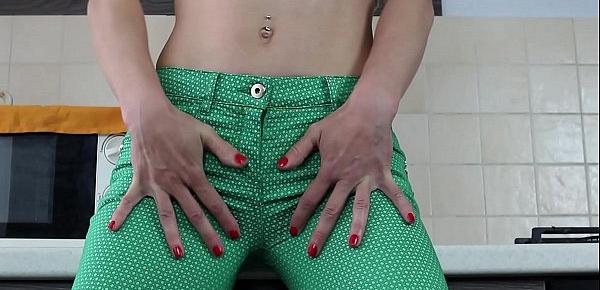  Russian Girl Sasha Bikeyeva - See how she teases you and pees through green pants.